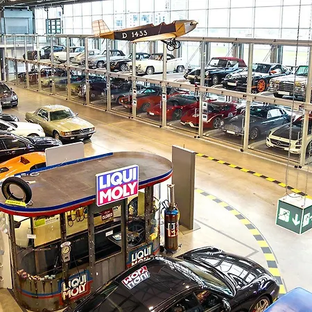 V8 Classic Motorworld Region Stuttgart 4* بوبلنغ