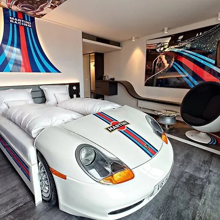 V8 Classic Motorworld Region Stuttgart فندق