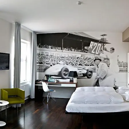 V8 Classic Motorworld Region Stuttgart Μπέμπλινγκεν