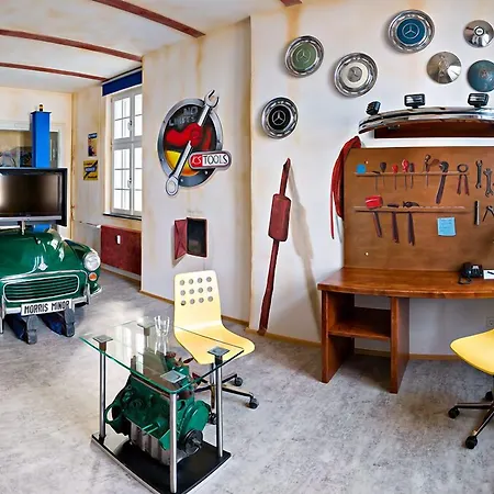 Hotel V8 Classic Motorworld Region Stuttgart 4*