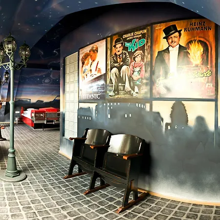 فندق V8 Classic Motorworld Region Stuttgart بوبلنغ