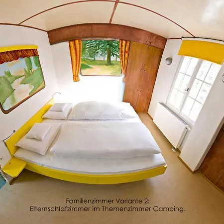 V8 Classic Motorworld Region Stuttgart 4* Μπέμπλινγκεν