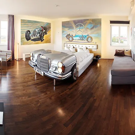 V8 Classic Motorworld Region Stuttgart فندق 4*