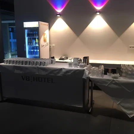 V8 Classic Motorworld Region Stuttgart 4* Μπέμπλινγκεν